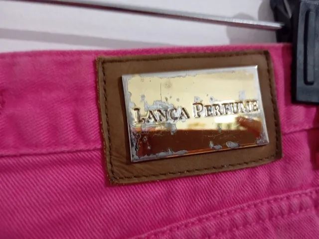 shortinho jeans da lança perfume  - Foto 5