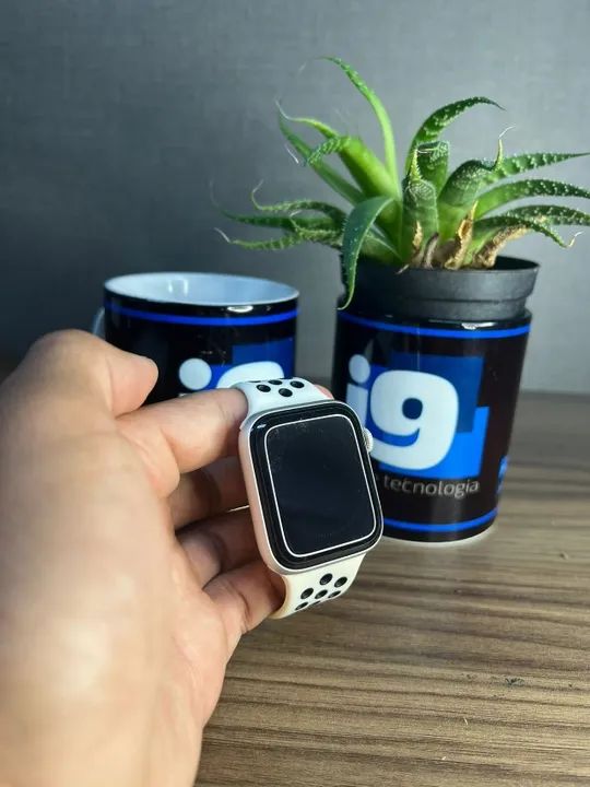 Apple Watch Series 5 Model A2093 44mm 76%  Acompanha cabo carregador Acompanha pulseira    - Foto 4