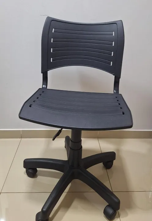 Cadeira Preta Giratória C/Rodizios - Preço para comprar as 6 unidades