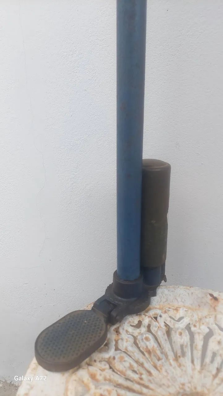 Antiga Bomba de Encher Pneu Bicicleta  - Foto 3