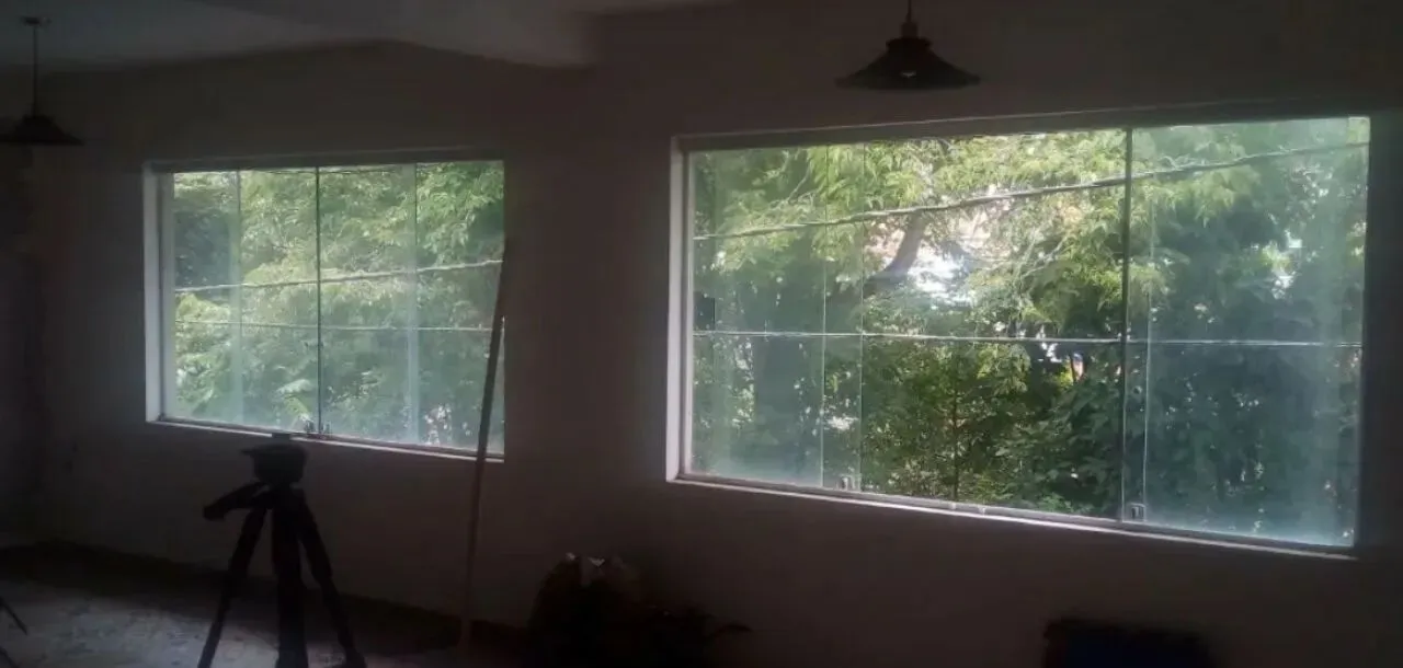 Raposo Tavares - Casa de 200m² com 2 casas: 3 dormitórios, 2 banheiros e 3 vagas