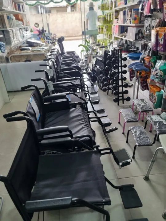 Cadeira de rodas e cadeiras de banho  - Foto 4