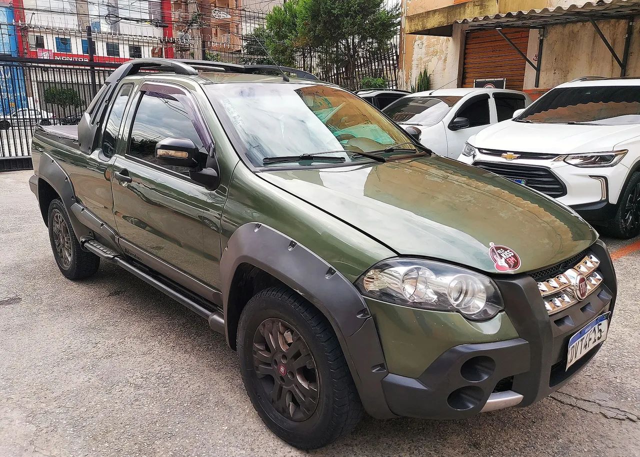 Fiat Strada Adventure Locker 1.8 Flex cabine estendida IPVA 2024 pago