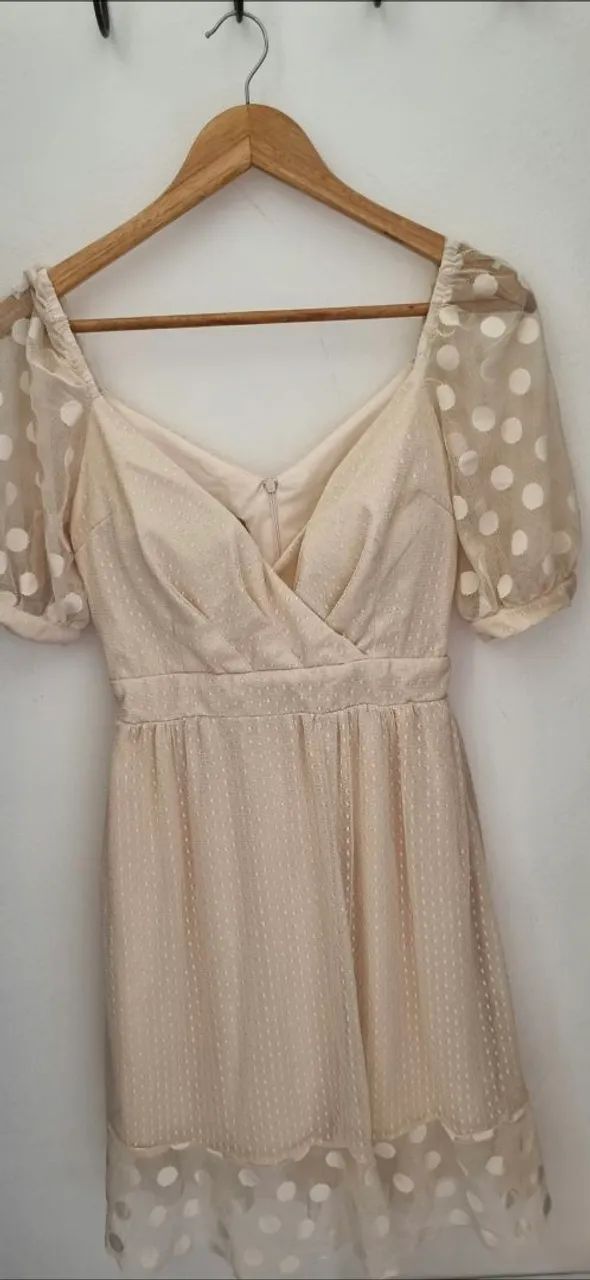 Vestido renda bege e tule lindo P novo - Foto 3