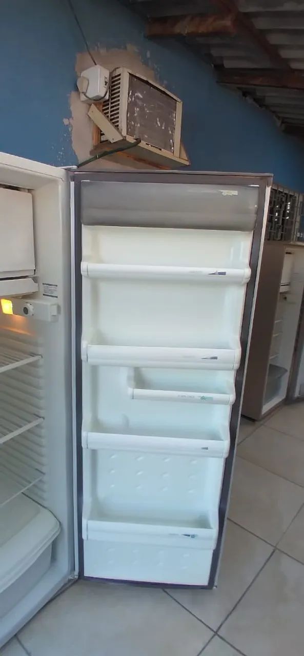 Geladeira Consul 340litros entrego com taxa ou retirar em Araucária  - Foto 3