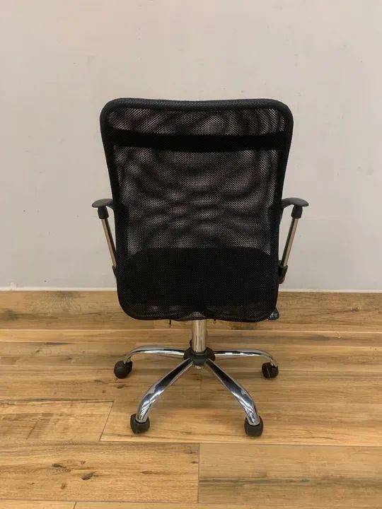 Cadeira de escritório Barcelos Preta - Usada (várias unidades disponíveis) - Foto 5