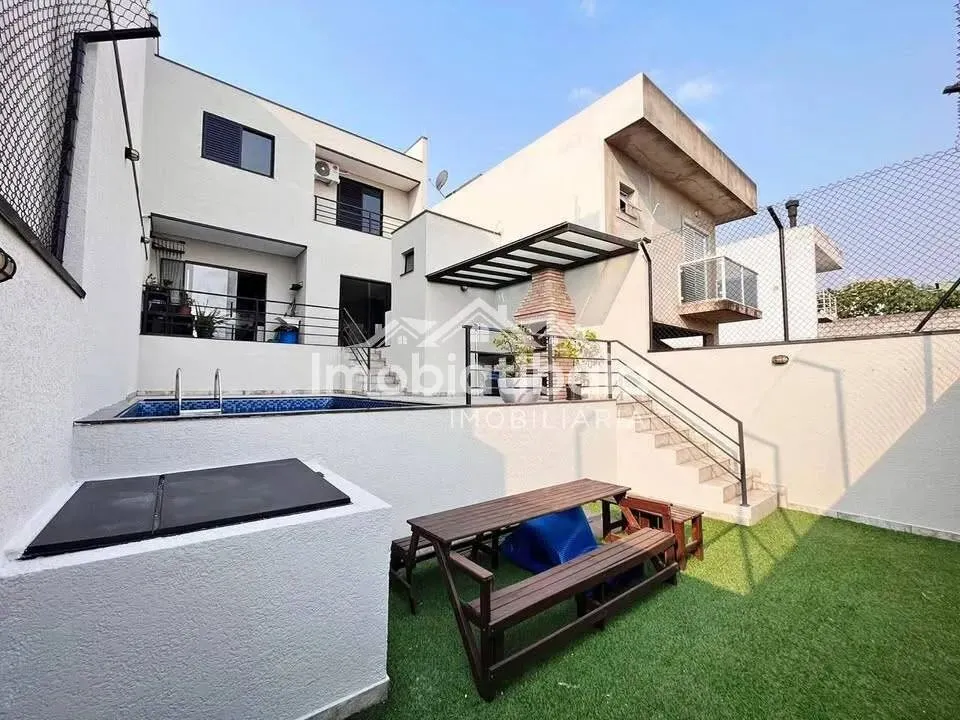 Sobrado com piscina à venda no bairro Nova Atibaia - Atibaia - 175m²