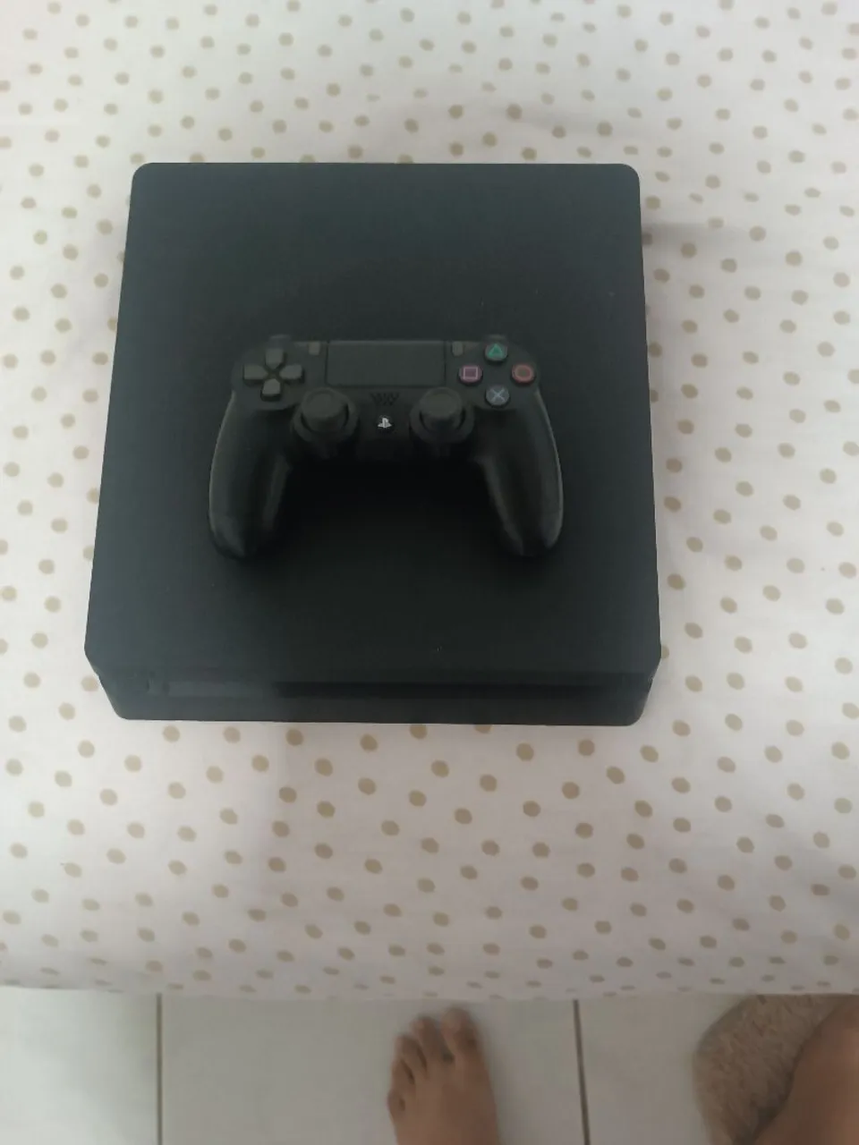Playstation® 4 Slim - Console com controle