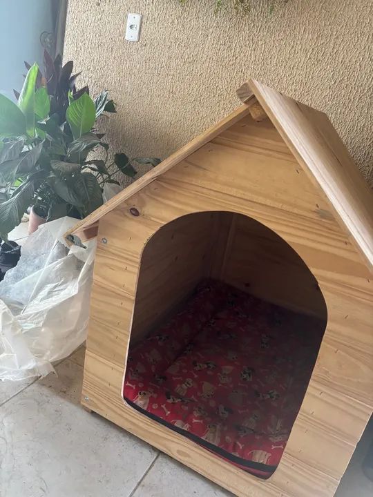 Casinha de cachorro em madeira