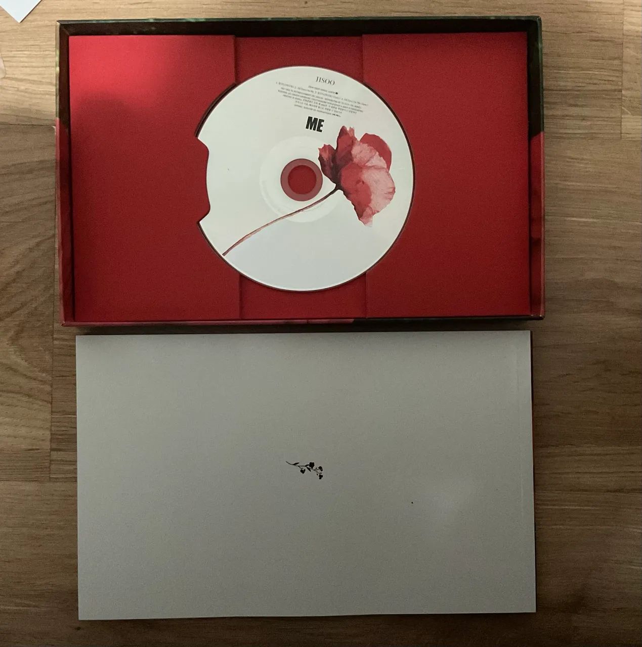 Álbum Jisoo (BLACKPINK) - ME (RED ver.) 1° edição + Pôster e brindes - Foto 4