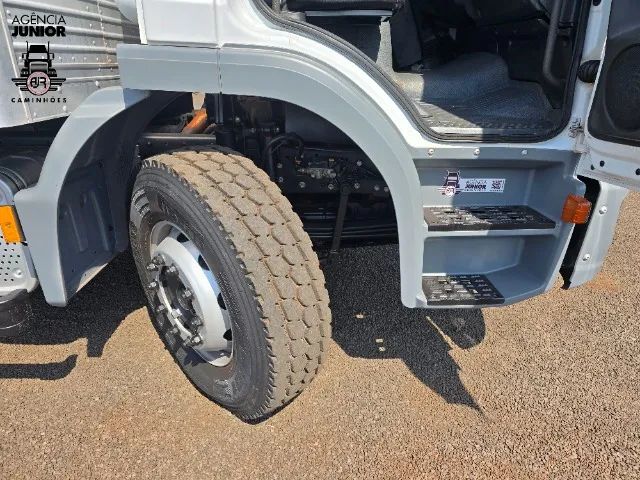 MB 1719 ano 2020 toco Baú Oficina completo e revisado / apenas 35.000 km. - Foto 5