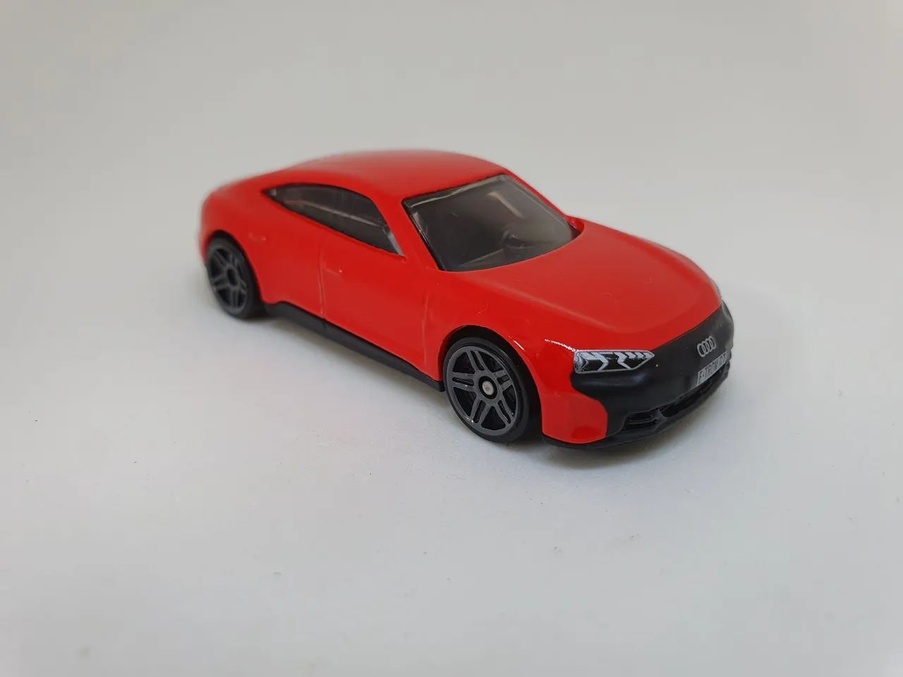 Hot Wheels Audi RS E-tron  Vermelho