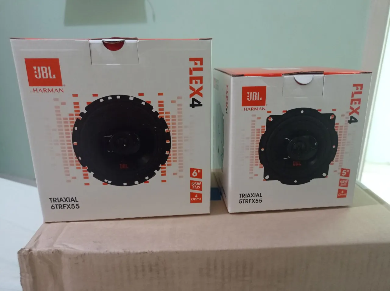 Par de Alto Falantes JBL Triaxial 6'' e 5''