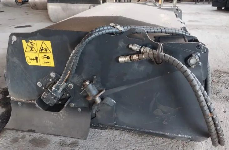 Vassoura 60 Pol. Bobcat Semi Nova Revisada!! - Foto 2