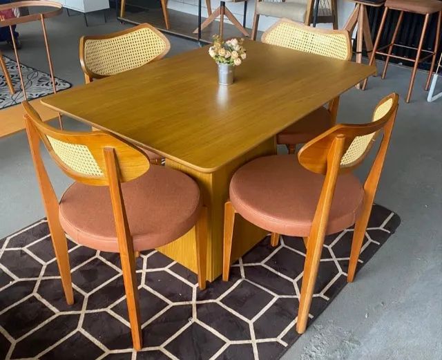 Mesa de Jantar Barbara com 4 Cadeiras Atenas 120x80 Fazemos Entrega