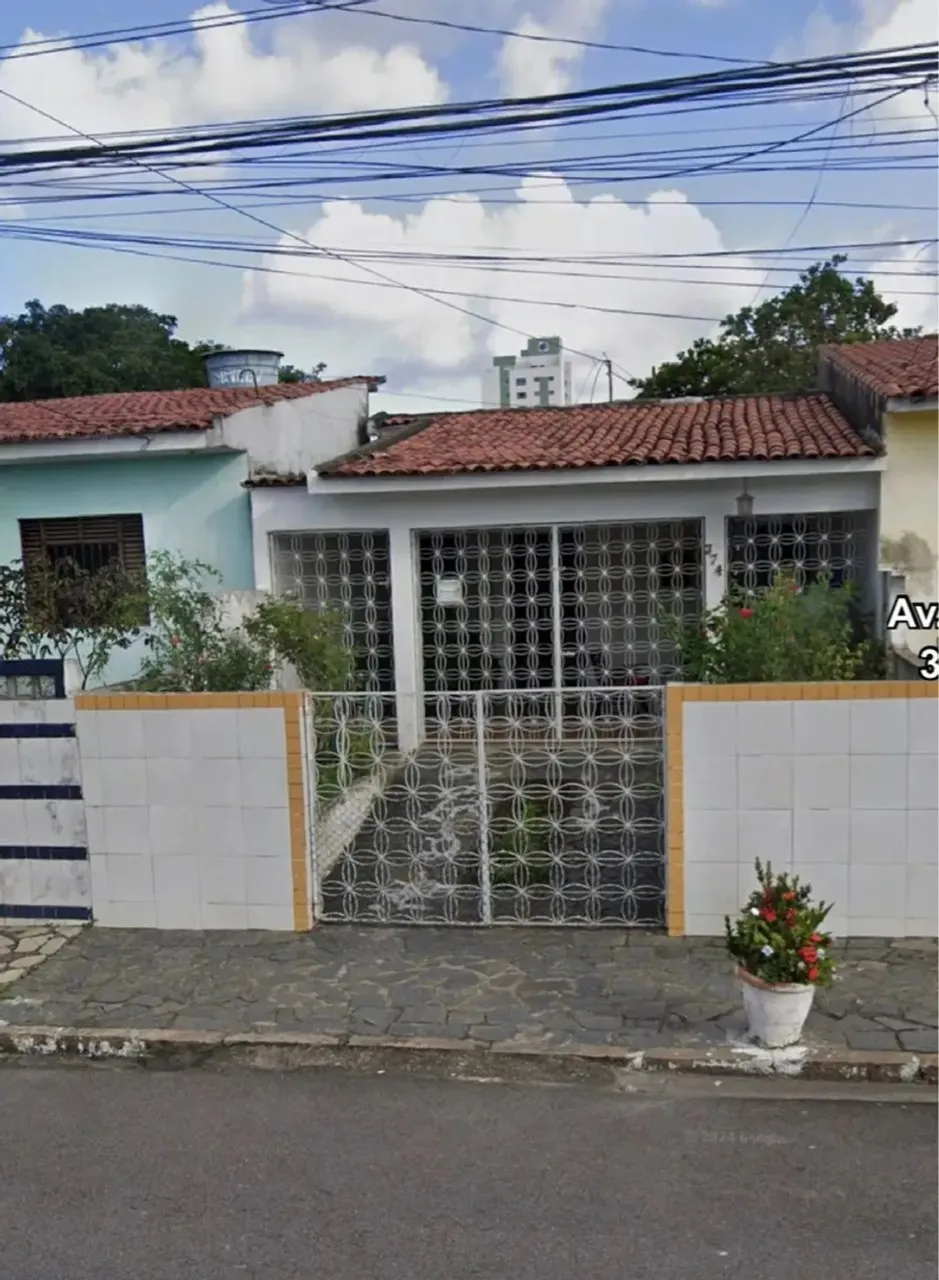 Casa com 4 Quartos à Venda na Avenida Principal de Jaguaribe Ideal para Moradia ou Negóci