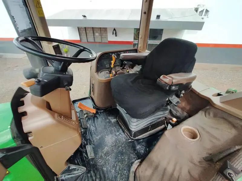 Trator John Deere 6400 - 2010 - Foto 2