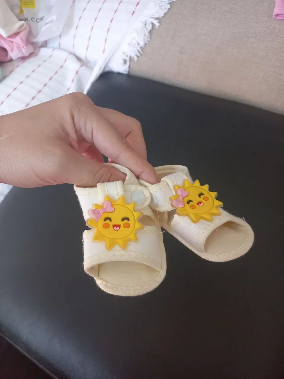 Sandálias de Bebê com Sol - TAM 14 (RN) - Foto 2