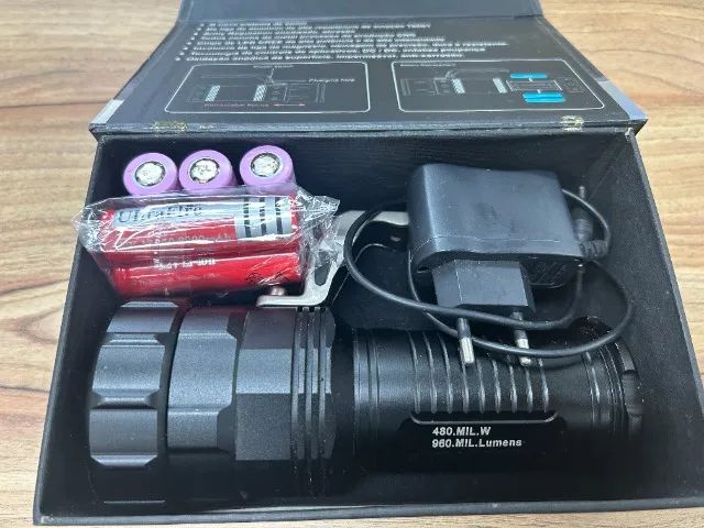 Lanterna 960mil lumens
