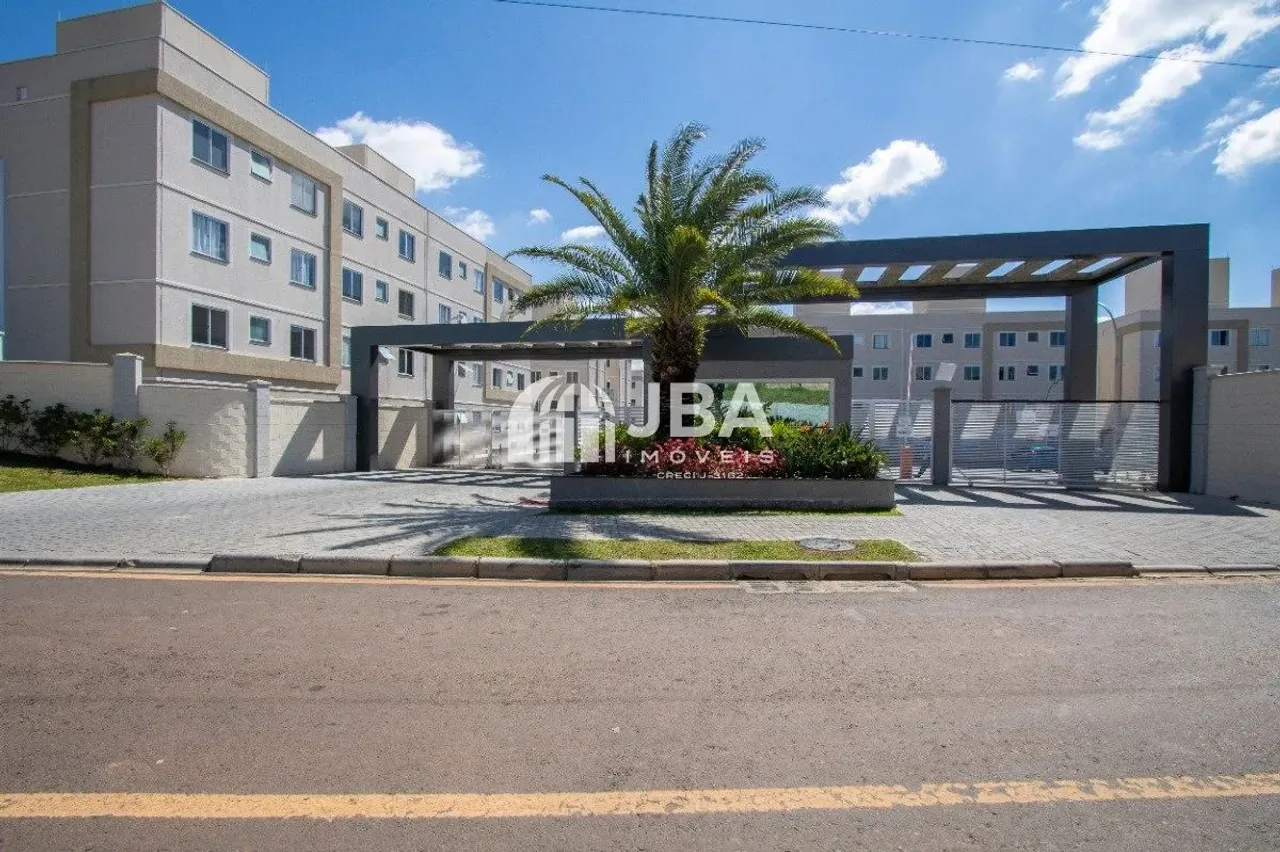 São José dos Pinhais! Apartamento Térreo com 2 Quartos em Condomínio Clube Completo!