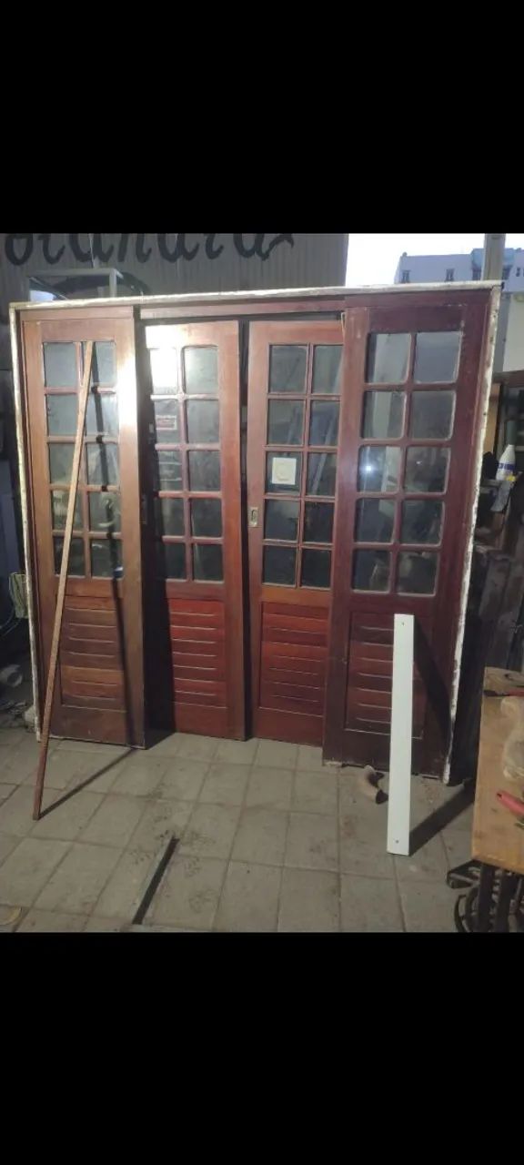 Porta de madeira de Jatobá de correr largura 2 m altura 2,10 valo $2400 só ligar * - Foto 2