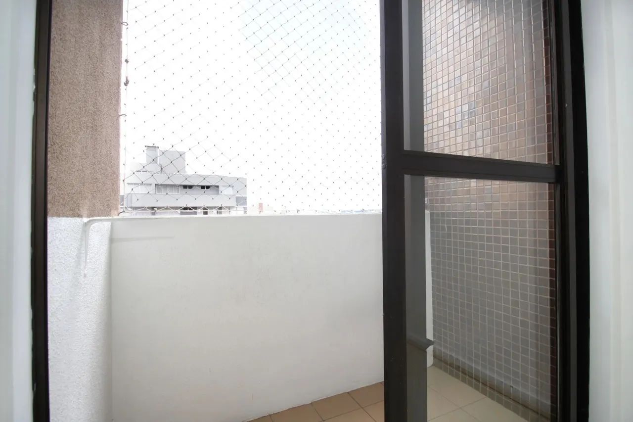 Apartamento de 1 quarto, sacada, 74,96m2 privativos no Bacacheri, Rua Estados Unidos, Anda - Foto 5