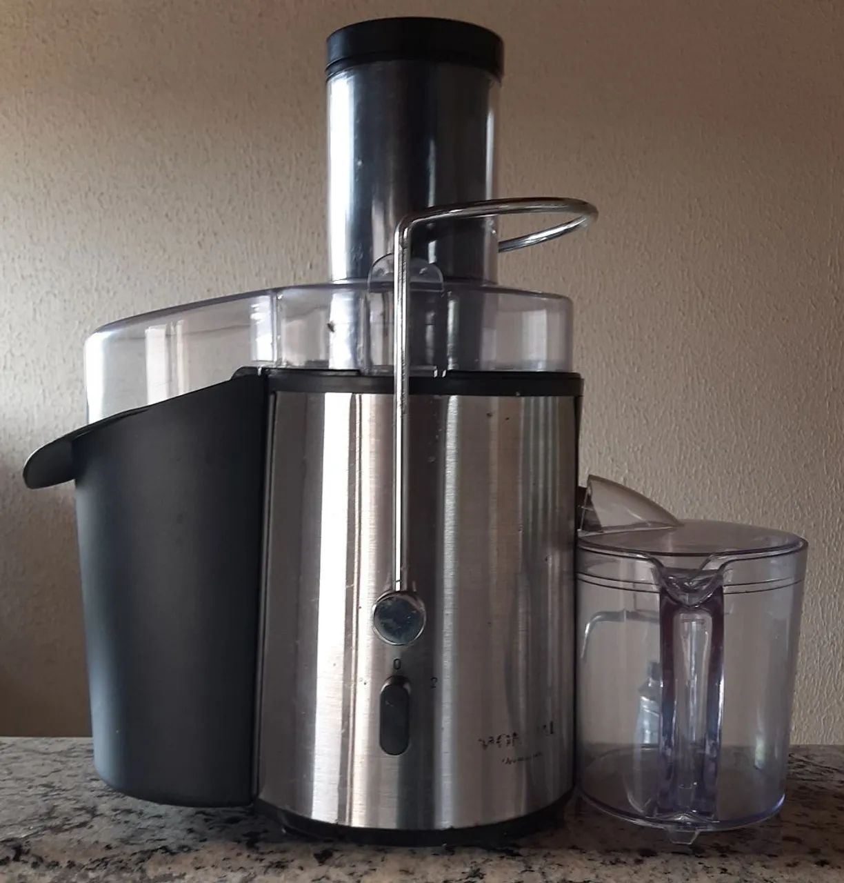Centrifuga/Extrator de Frutas 700w