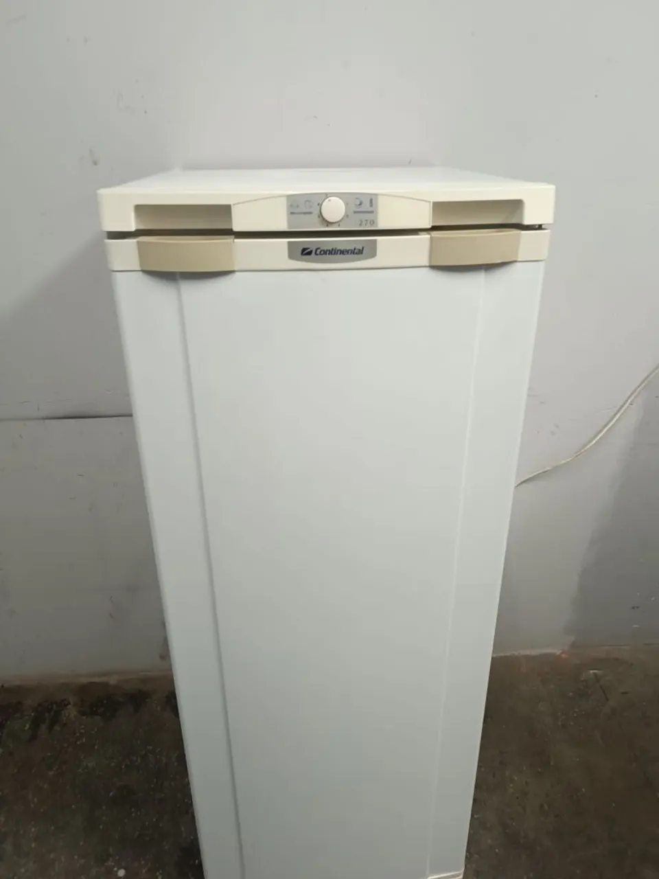 Geladeira Continental 270L Entrego