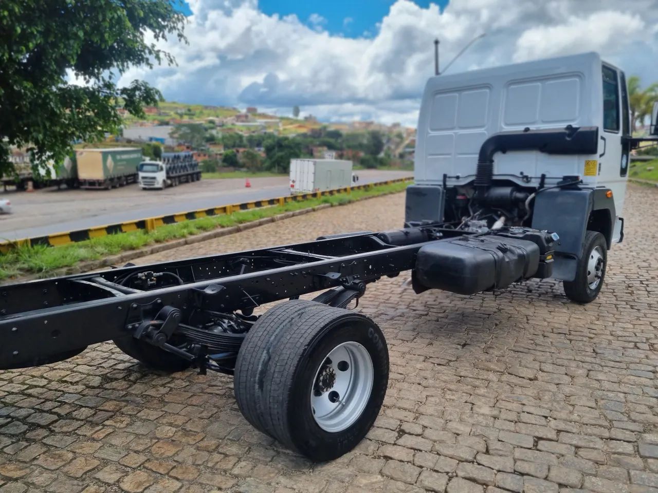 Caminhão Cargo 816 3/4 ano 2015 - Foto 5