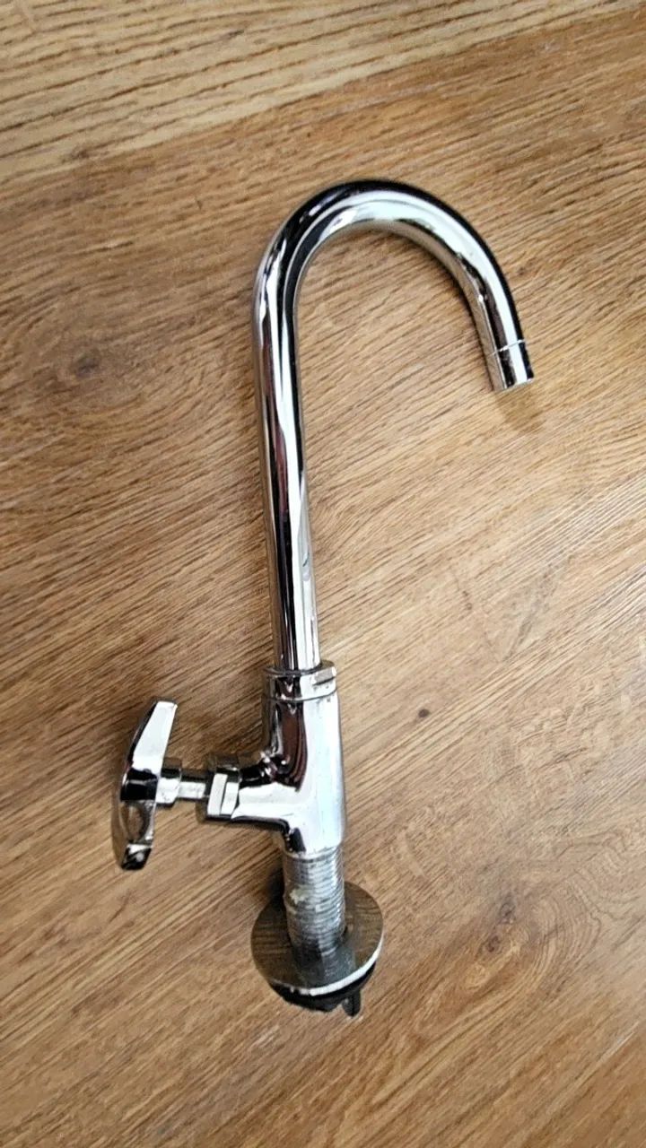  Torneira Japi Cromada Bica Alta - praticamente novo! - Foto 2