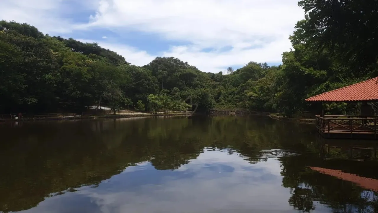 Lote Cond. do Lago 560m²
