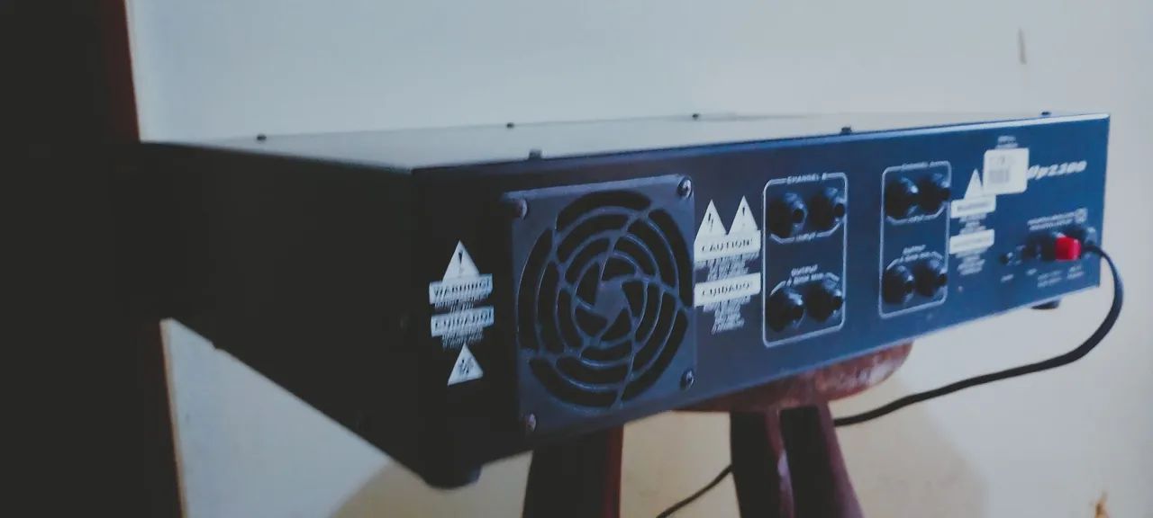 Amplificador Oneal Op 2300 profissional Pouquíssimo uso. Praticamente zero. - Foto 3