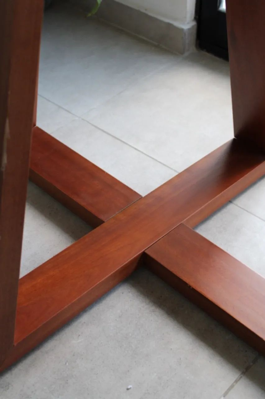 Mesa moderna com design elegante - Foto 2
