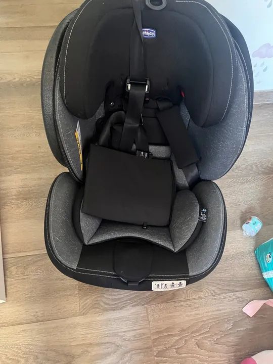 Cadeira de Carro Usada marca  Chicco Seat4Fix 0-36kg ISOFIX Giro 360° - Foto 5