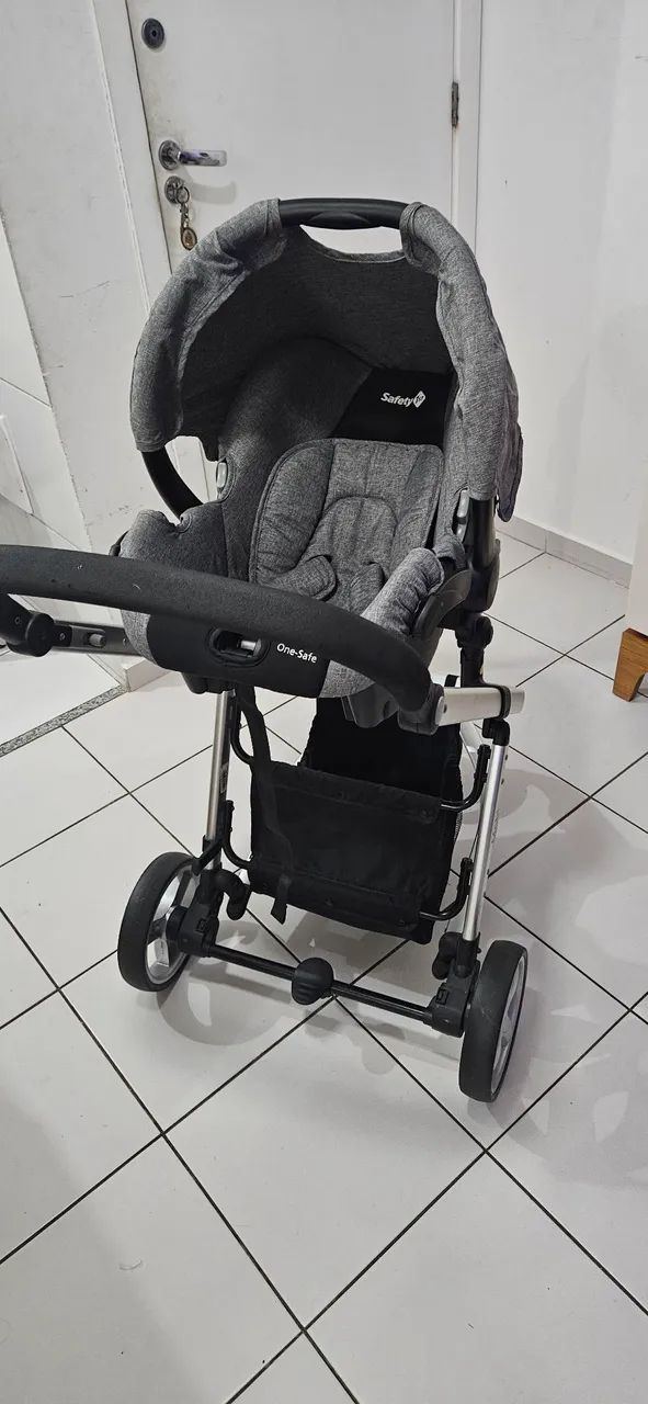 Carrinho de bebê Moisés/ bebê conforto e base. Marca Safety 1st estado de novo - Foto 4