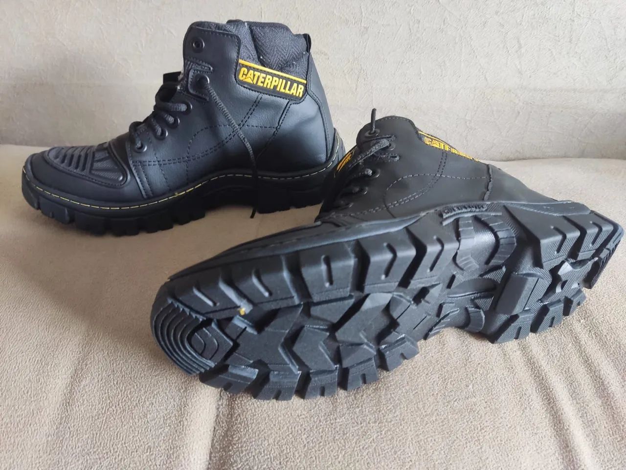 Bota Caterpillar Preta - Foto 5