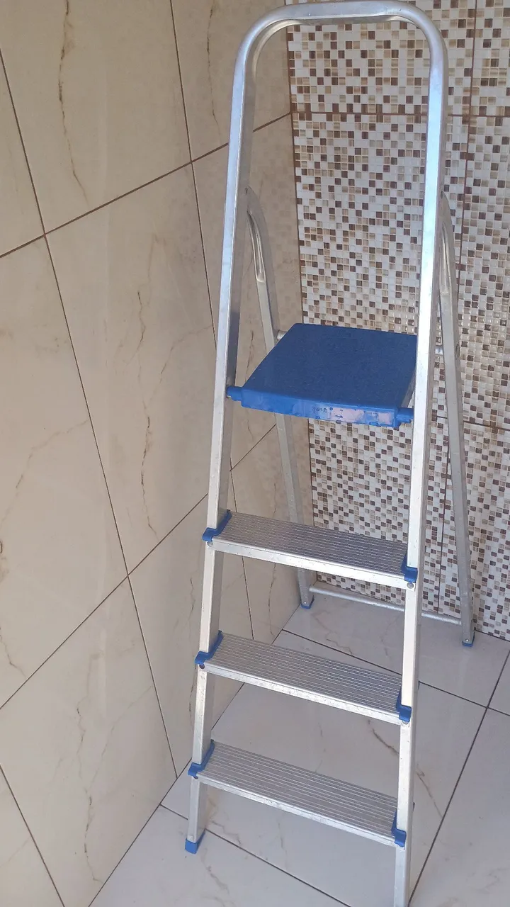 Escada de alumínio
