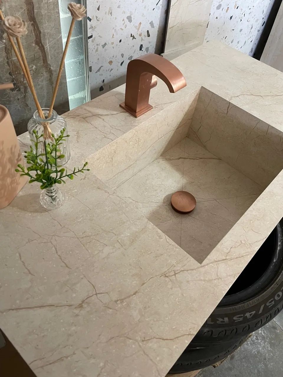 Cuba de pedra com design moderno64706690248450122