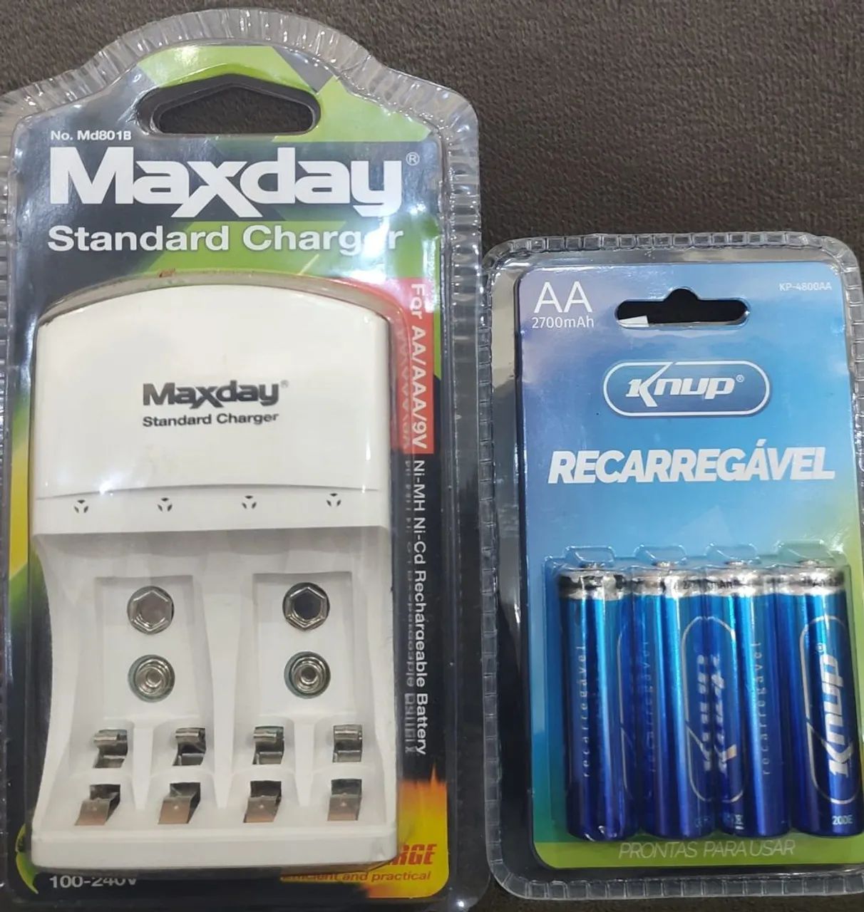 Carregador de Pilhas Maxday - Novo