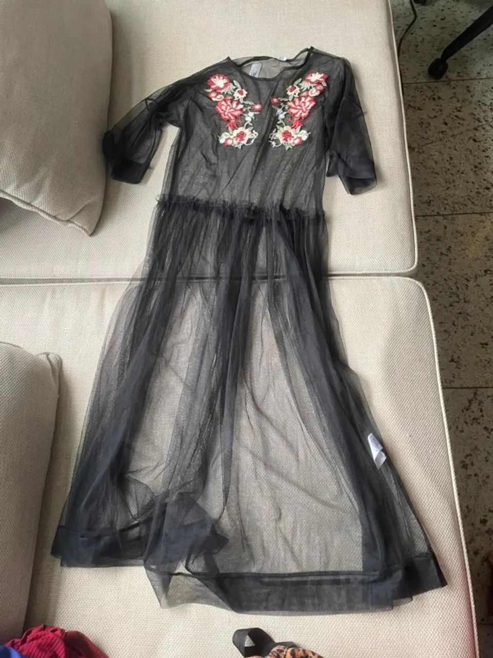 Vestido de tule transparente