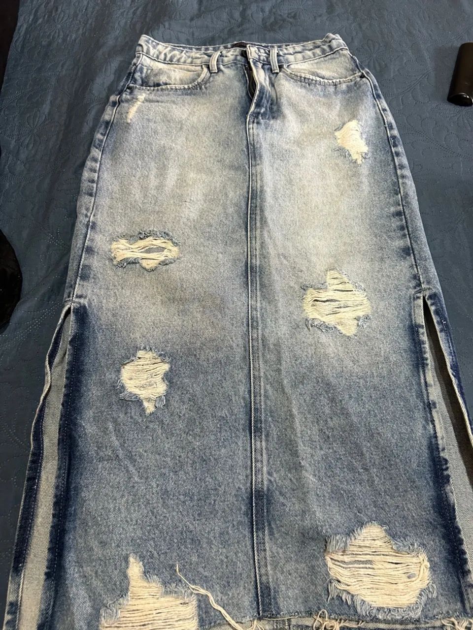Saia Jeans Destroyed com Detalhes