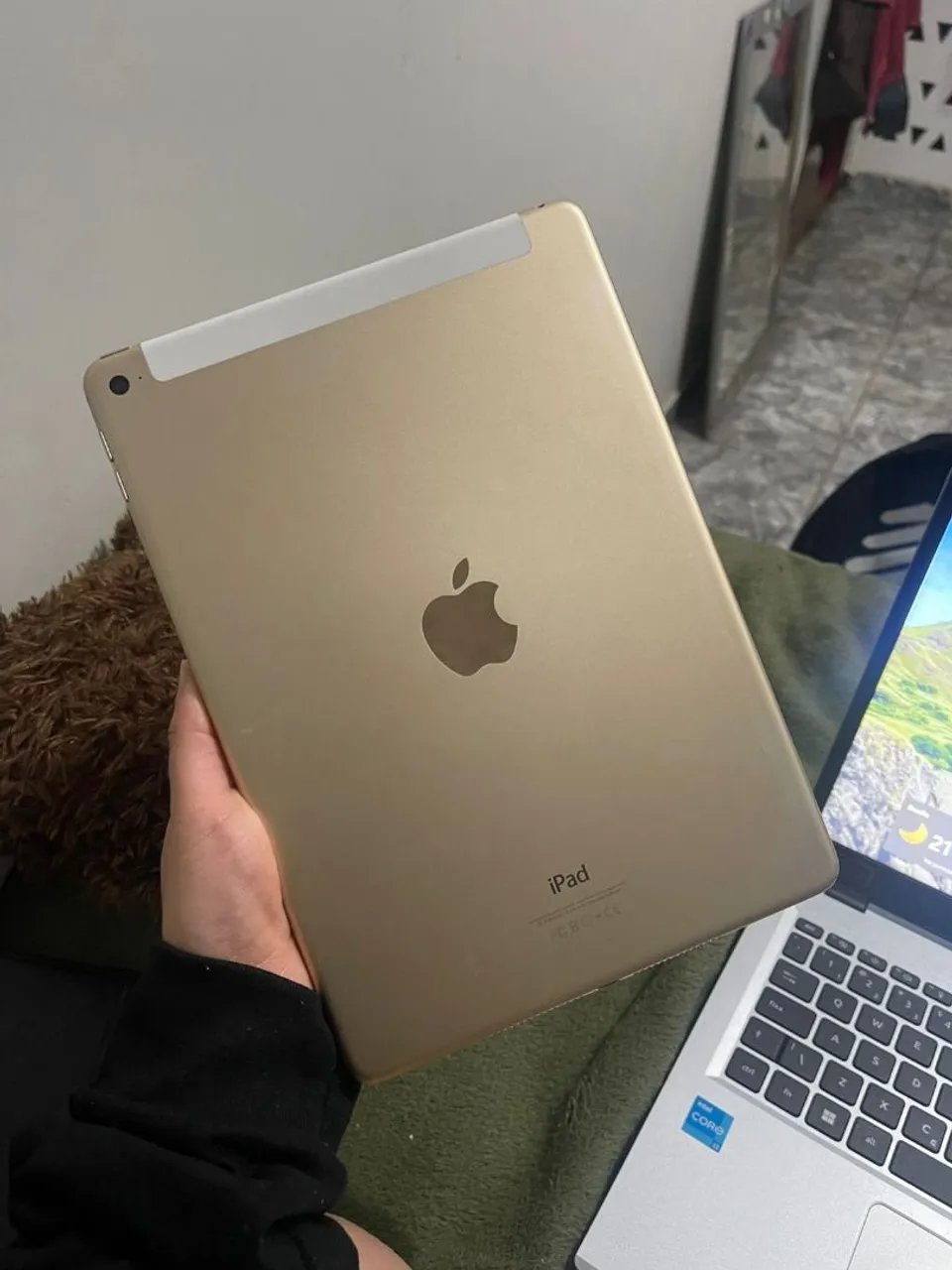 IPAD Air, Apple Gold 128g (caneta Bluetooth)