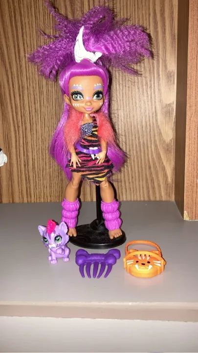 Boneca:Roaralai- Cave Clube.