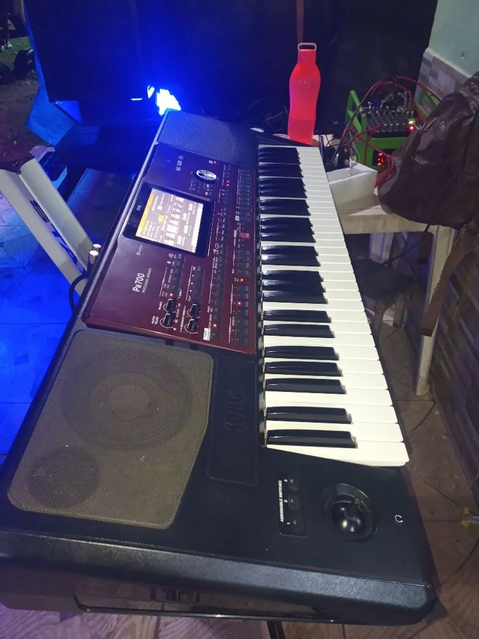 Vendo teclado Korg pa 700
