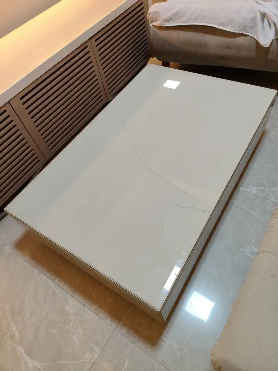 Mesa de centro em Laca e vidro - Foto 2