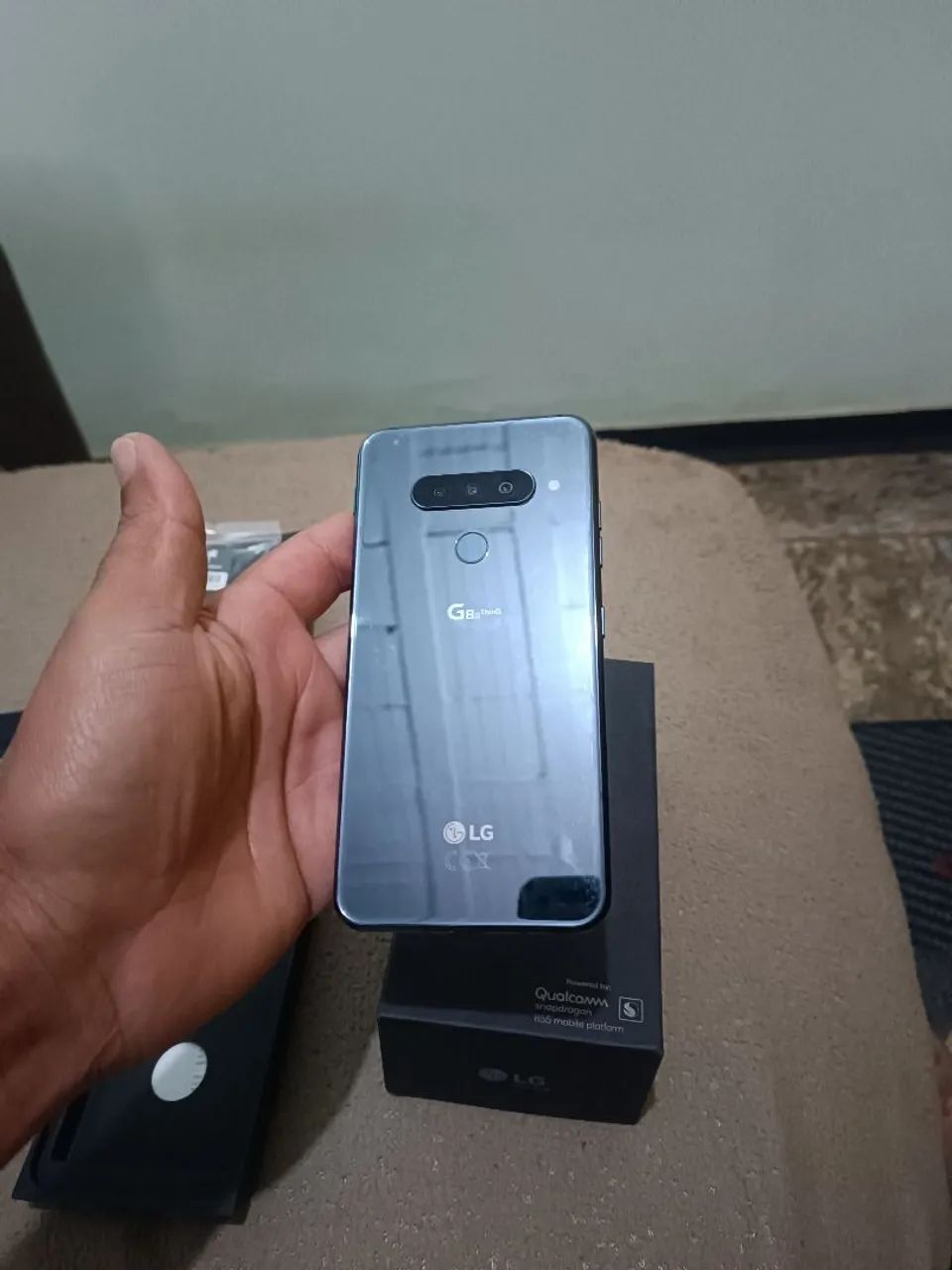 Celular lg8s mais smartwatch 