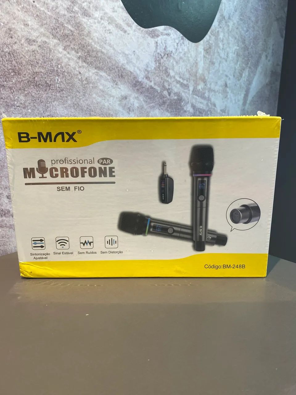 Kit de microfone sem fio profissional B-MAX BM-248B.  