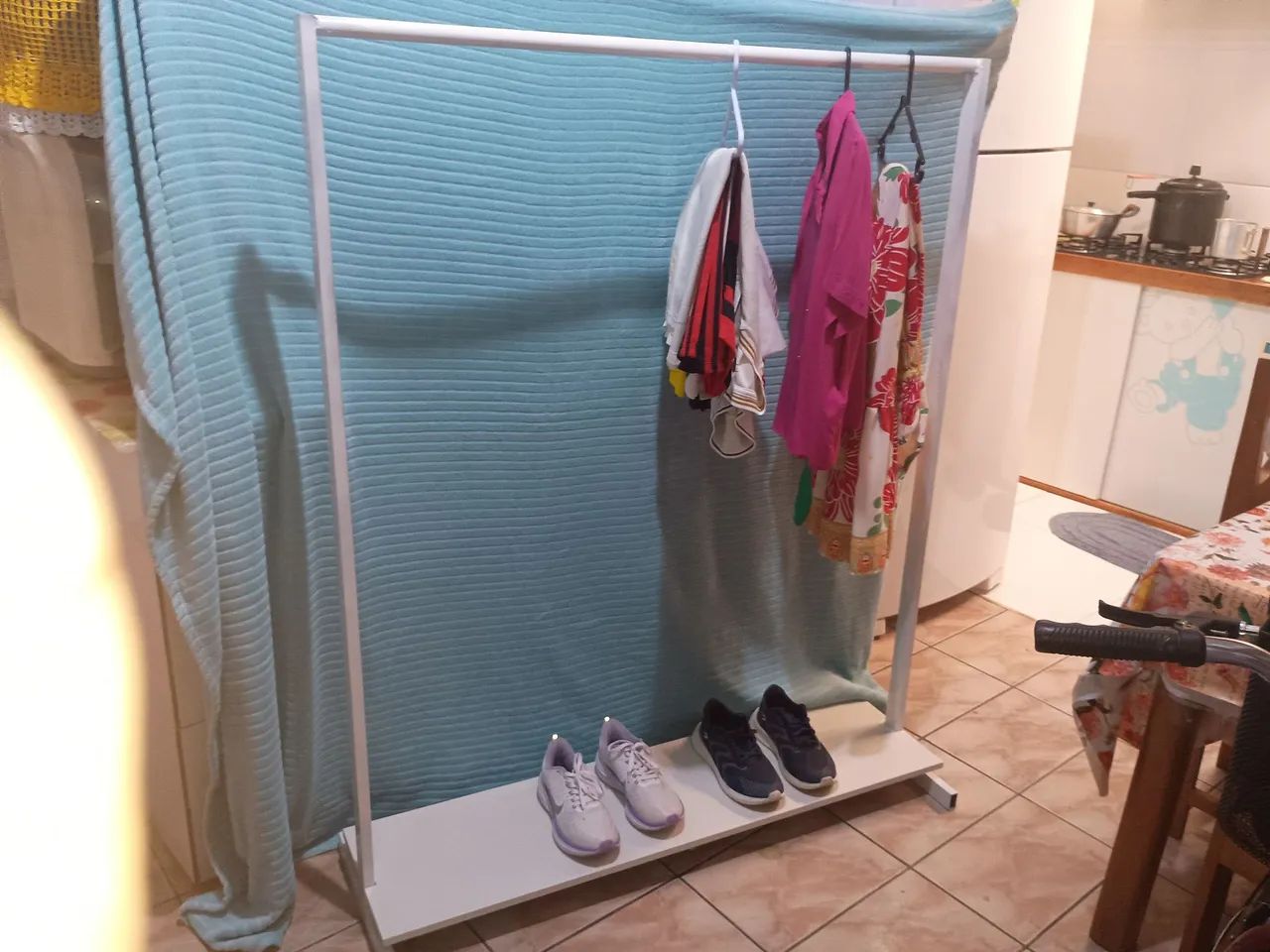 Arara de roupa nova de ferro  - Foto 2