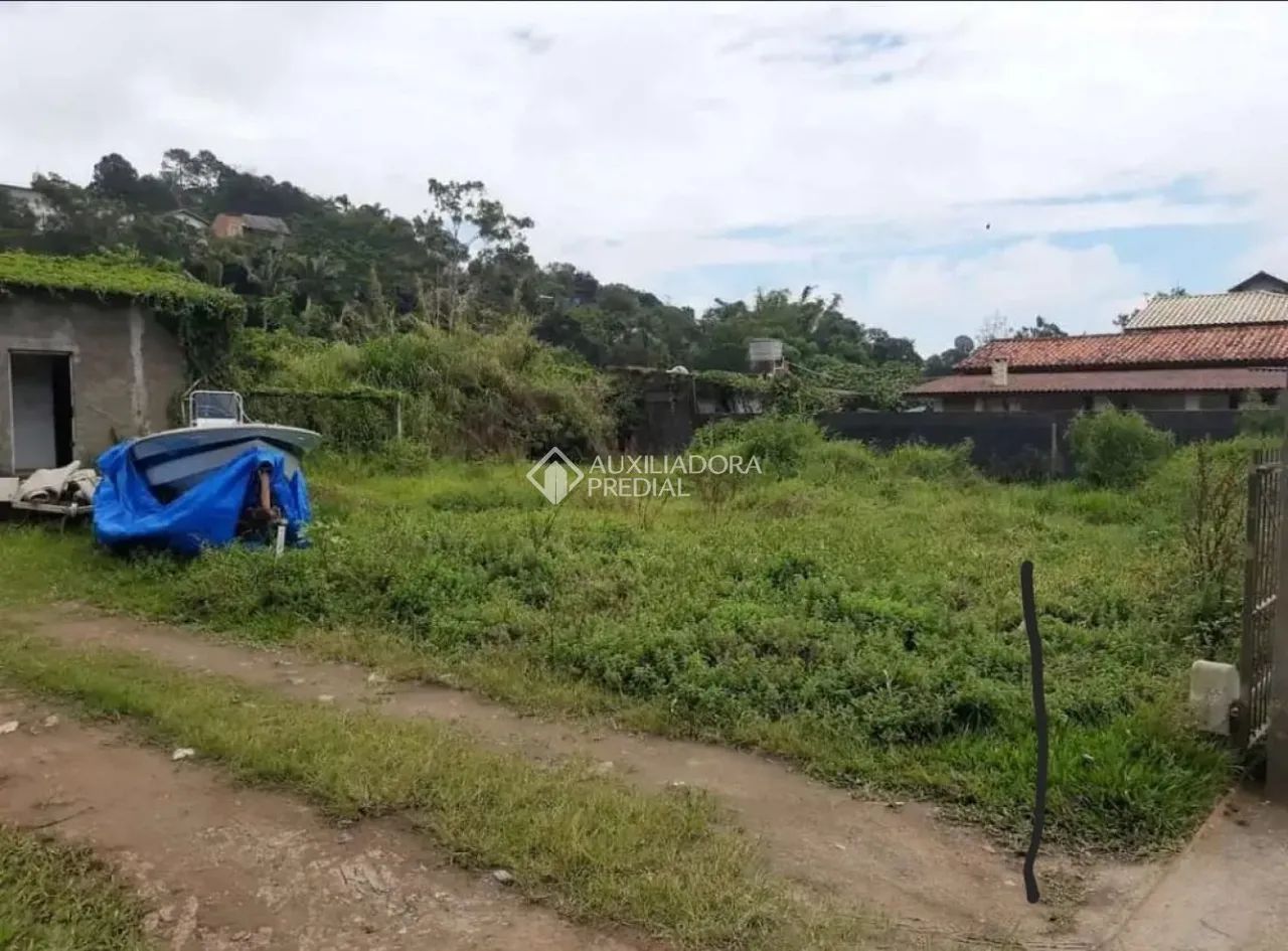 Terreno à venda próximo à Praia do Sambaqui com 961m² - Florianópolis/SC - Foto 2