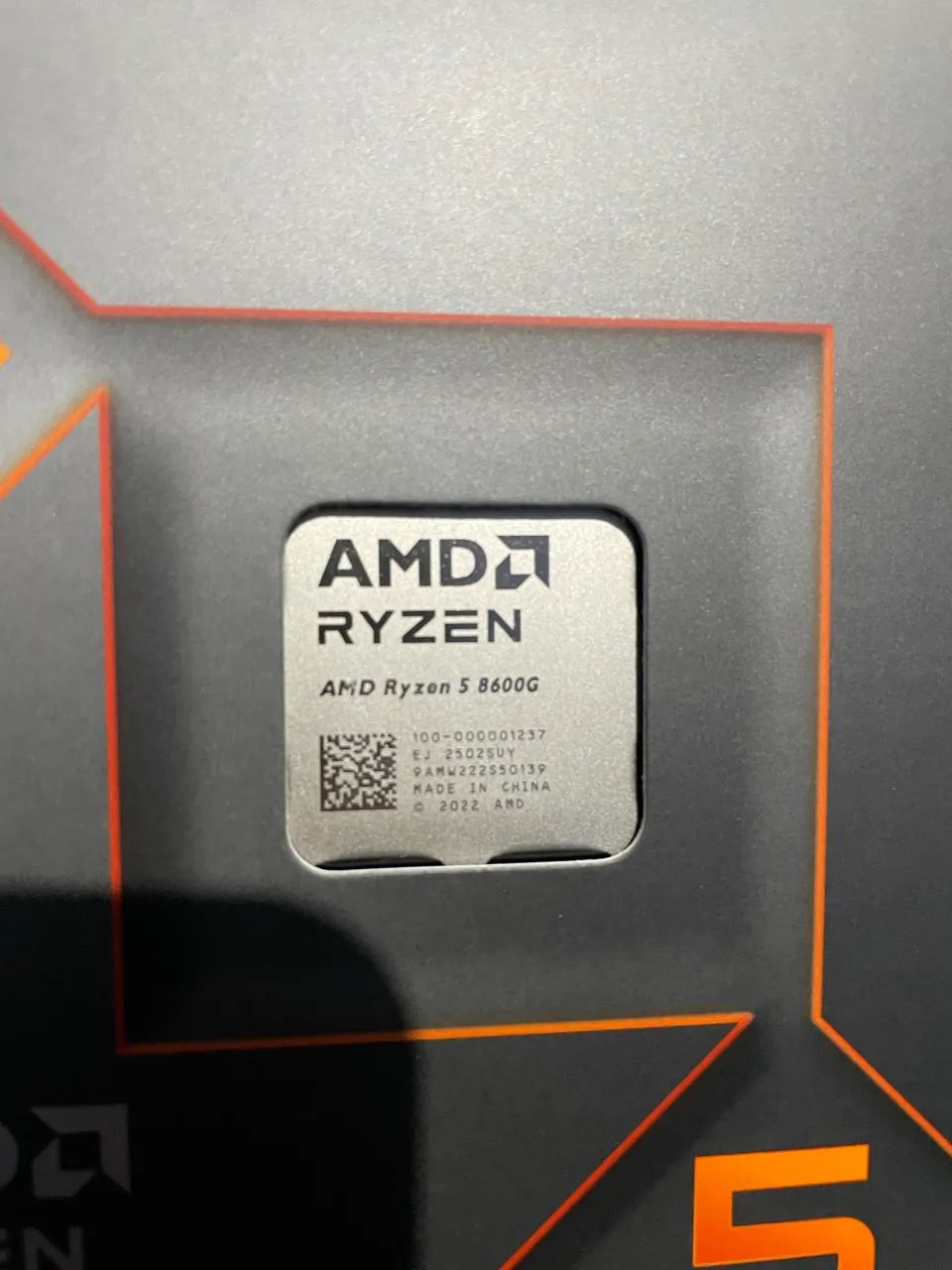 VENDO ou TROCO AMD Ryzen 5 8600G lacrado - Foto 2